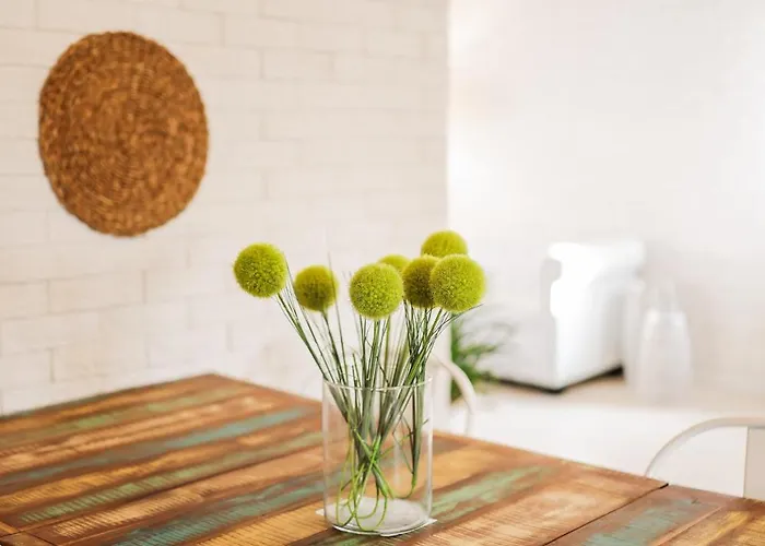 Della ביוגראד נה מורו