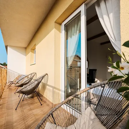 Della * Biograd na Moru