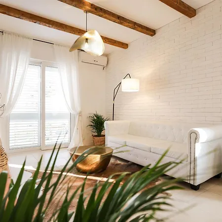 Della Biograd Na Moru