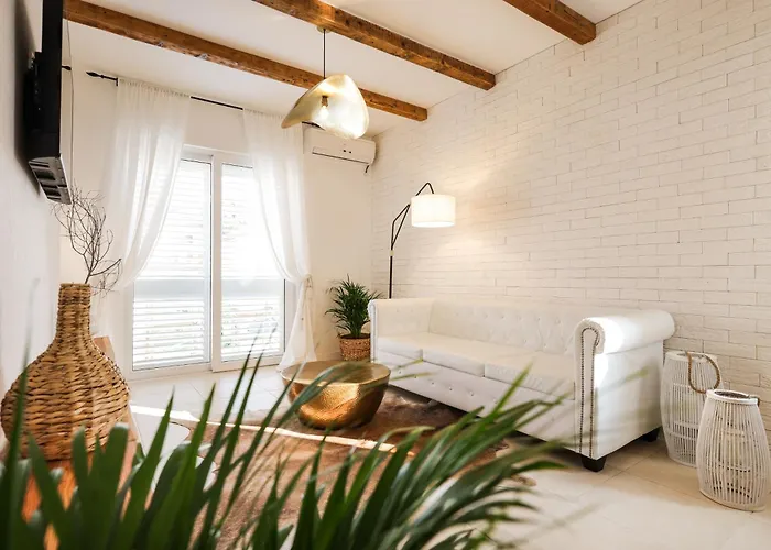 Della 비오그라드나모루